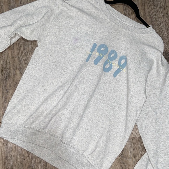 Taylor Swift Spotify Fans First 1989 Heather Gray Crewneck size M - Picture 7 of 8